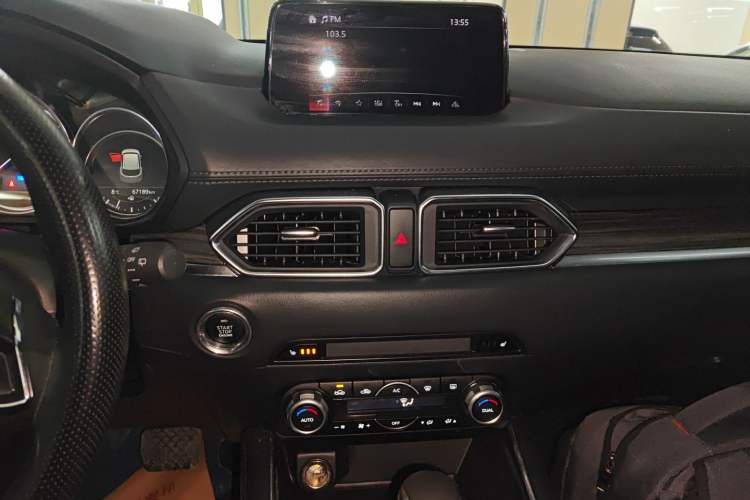 Used Mazda CX-5 2020 Revised Version 2.5L Automatic Two-Wheel Drive ZhiZun Trim Audio And AC Panel