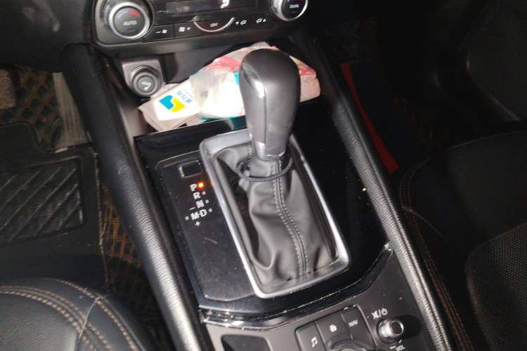 Used Mazda CX-5 2020 2.0L Automatic Two-Wheel Drive ZhiZun Version Gear Lever