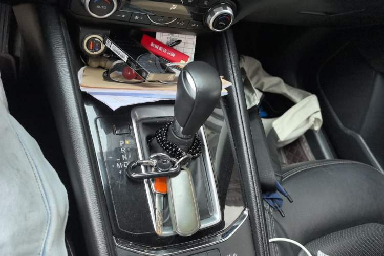 Used Mazda CX-5 2020 Revised Version 2.0L Automatic Two-Wheel Drive ZhiZun Trim Gear Lever