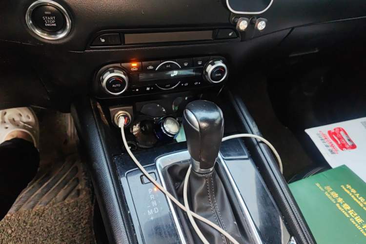 Used Mazda CX-5 2020 2.0L Automatic Two-Wheel Drive ZhiZun Version Gear Lever