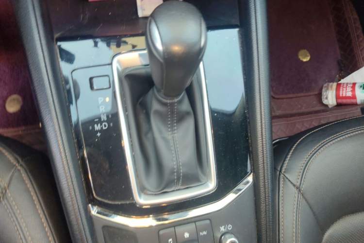 Used Mazda CX-5 2020 2.0L Automatic Two-Wheel Drive ZhiZun Version Gear Lever