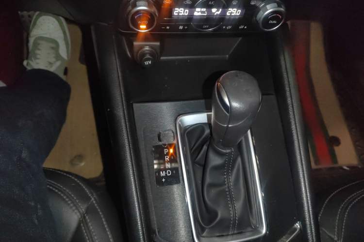 Used Mazda CX-5 2020 Revised Version 2.0L Automatic Two-Wheel Drive ZhiZun Trim Gear Lever