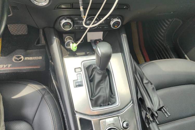 Used Mazda CX-5 2020 2.0L Automatic Two-Wheel Drive ZhiZun Version Gear Lever