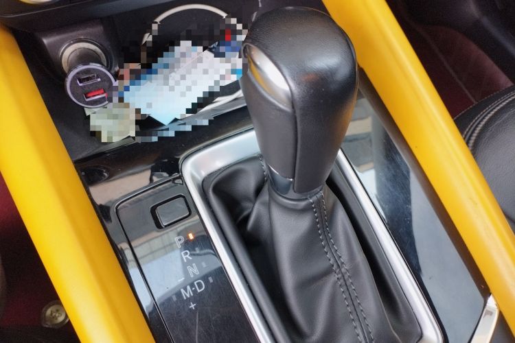 Used Mazda CX-5 2020 2.0L Automatic Two-Wheel Drive ZhiZun Version Gear Lever