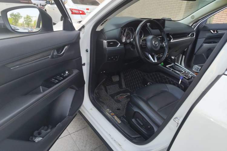 Used Mazda CX-5 2020 Revised Version 2.5L Automatic Two-Wheel Drive ZhiZun Trim Interior 3