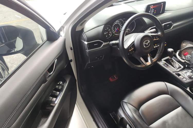 Used Mazda CX-5 2020 Revised Version 2.0L Automatic Two-Wheel Drive Smart Type Interior 3