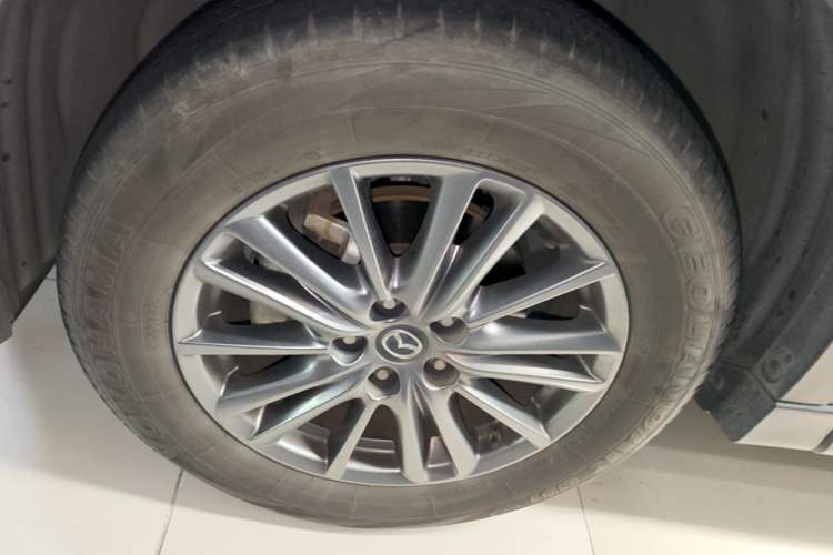 Used Mazda CX-5 2020 Revised Version 2.0L Automatic Two-Wheel Drive ZhiZun Trim Left Front Wheel Hub