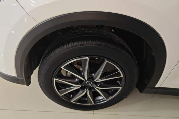 Used Mazda CX-5 2020 Revised Version 2.5L Automatic Two-Wheel Drive ZhiZun Trim Left Front Wheel Hub