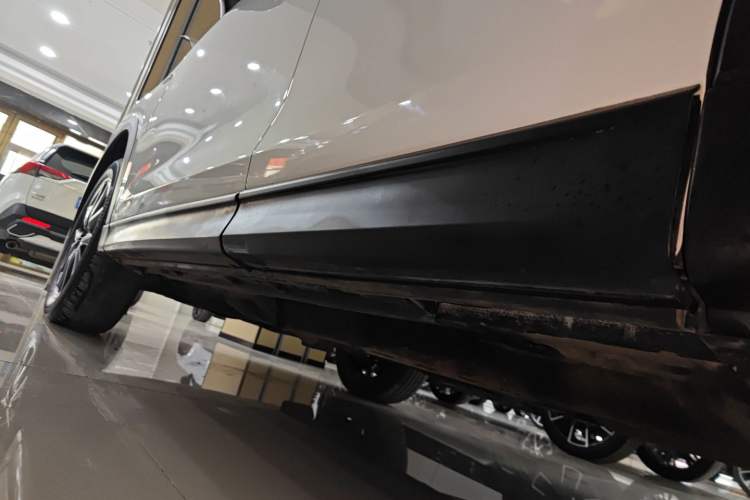 Used Mazda CX-5 2020 Revised Version 2.5L Automatic Two-Wheel Drive ZhiZun Trim Left Side Sill