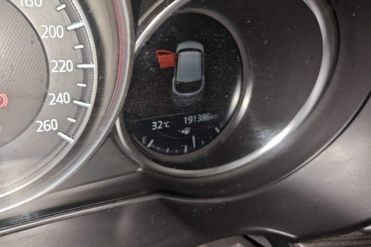 Used Mazda CX-5 2020 2.0L Automatic Two-Wheel Drive ZhiZun Version Odometer Close Up