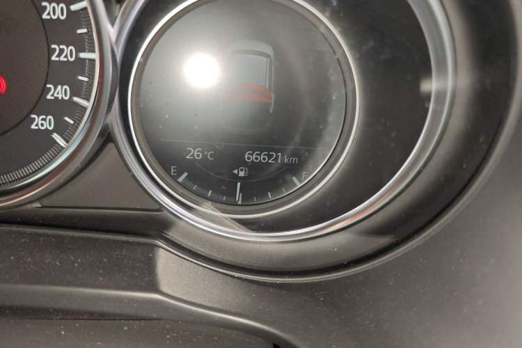 Used Mazda CX-5 2020 2.0L Automatic Two-Wheel Drive ZhiZun Version Odometer Close Up
