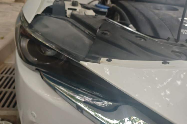 Used Mazda CX-5 2020 Revised Version 2.5L Automatic Two-Wheel Drive ZhiZun Trim Right Front Headlight