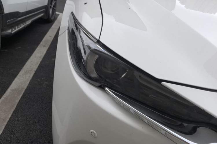 Used Mazda CX-5 2020 Revised Version 2.0L Automatic Two-Wheel Drive ZhiZun Trim Right Front Headlight
