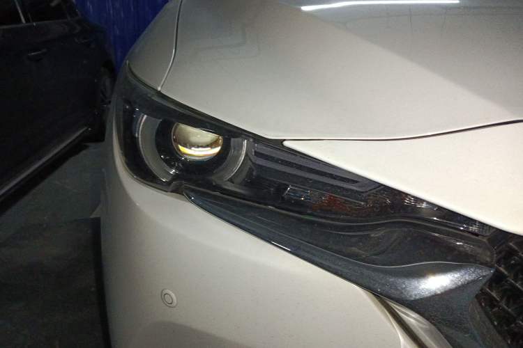 Used Mazda CX-5 2020 Revised Version 2.0L Automatic Two-Wheel Drive Smart Type Right Front Headlight