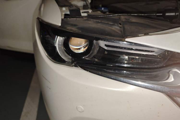 Used Mazda CX-5 2020 Revised Version 2.0L Automatic Two-Wheel Drive ZhiZun Trim Right Front Headlight