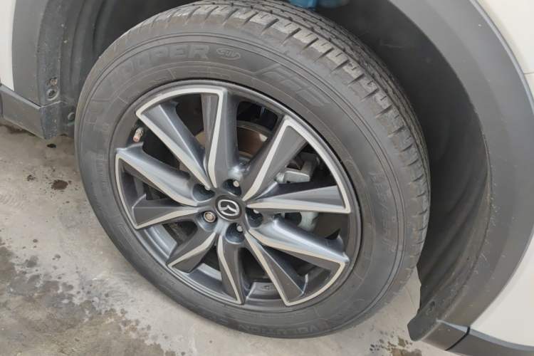 Used Mazda CX-5 2020 2.5L Automatic Two-Wheel Drive ZhiZun Version Right Front Wheel Hub