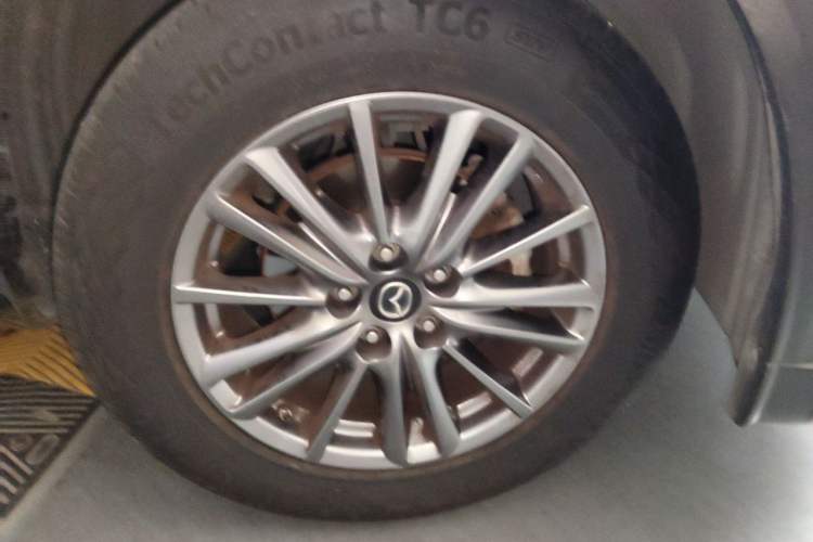 Used Mazda CX-5 2020 2.0L Automatic Two-Wheel Drive ZhiZun Version Right Front Wheel Hub