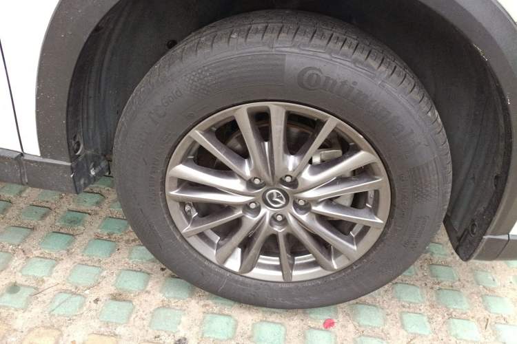 Used Mazda CX-5 2020 Revised Version 2.0L Automatic Two-Wheel Drive ZhiZun Trim Right Front Wheel Hub