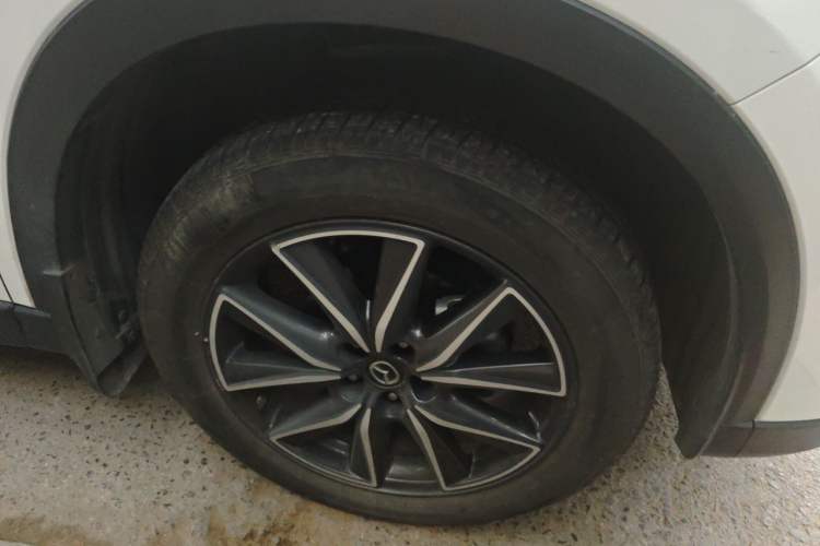 Used Mazda CX-5 2020 Revised Version 2.5L Automatic Two-Wheel Drive ZhiZun Trim Right Front Wheel Hub