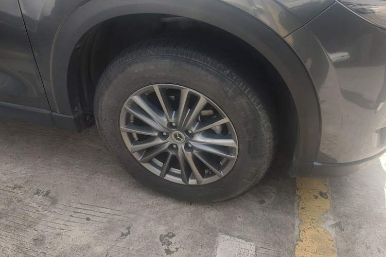 Used Mazda CX-5 2020 2.0L Automatic Two-Wheel Drive ZhiZun Version Right Front Wheel Hub