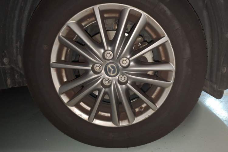 Used Mazda CX-5 2020 Revised Version 2.0L Automatic Two-Wheel Drive ZhiZun Trim Right Front Wheel Hub