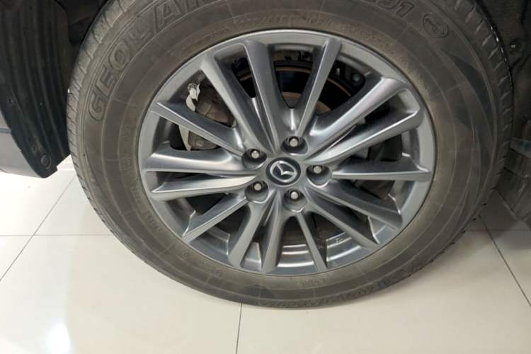 Used Mazda CX-5 2020 Revised Version 2.0L Automatic Two-Wheel Drive ZhiZun Trim Right Rear Wheel Hub