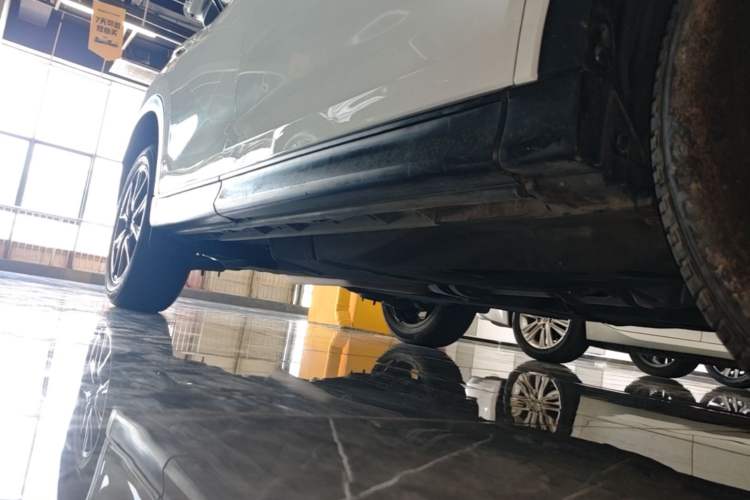 Used Mazda CX-5 2020 Revised Version 2.5L Automatic Two-Wheel Drive ZhiZun Trim Right Side Sill