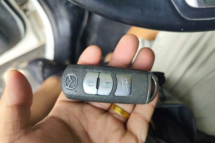 Used Mazda CX-5 2020 2.0L Automatic Two-Wheel Drive ZhiZun Version Vehicle Key