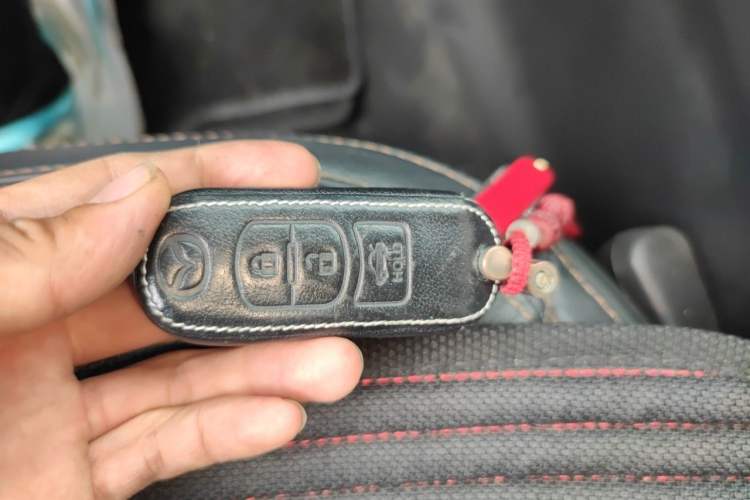Used Mazda CX-5 2020 2.5L Automatic Two-Wheel Drive ZhiZun Version Vehicle Key