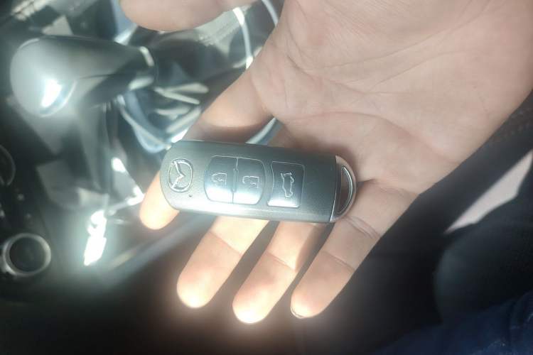 Used Mazda CX-5 2020 2.0L Automatic Two-Wheel Drive ZhiZun Version Vehicle Key