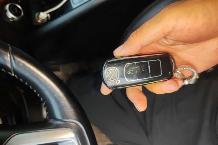 Used Mazda CX-5 2020 2.0L Automatic Two-Wheel Drive ZhiZun Version Vehicle Key