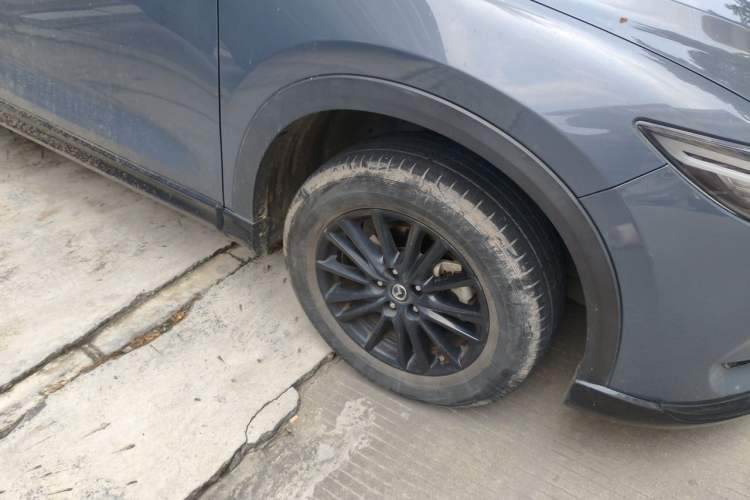 Used Mazda CX-5 2021 2.0L Automatic Two-Wheel Drive Black Knight Right Front Wheel Hub