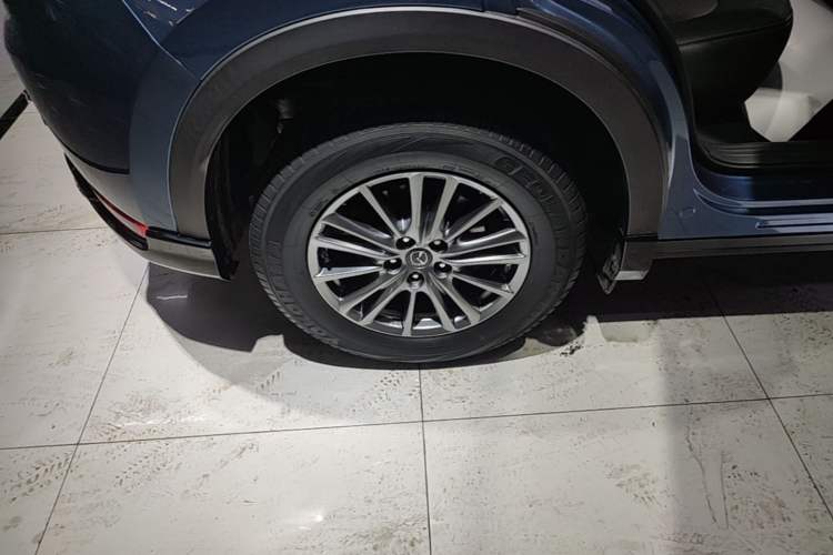 Used Mazda CX-5 2021 2.0L Automatic Two-Wheel Drive Smart Version Right Rear Wheel Hub
