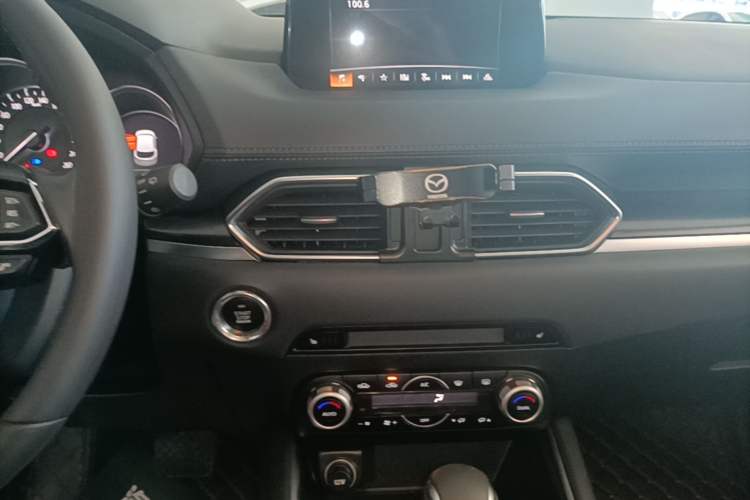 Used Mazda CX-5 2021 2.5L Automatic 4x4 ZhiZun Edition Audio And AC Panel