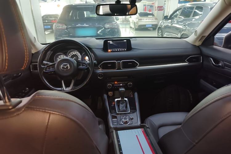 Used Mazda CX-5 2021 2.5L Automatic Two-Wheel Drive ZhiZun Version Center Console