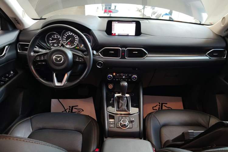 Used Mazda CX-5 2021 2.0L Automatic Two-Wheel Drive ZhiZun Version Center Console