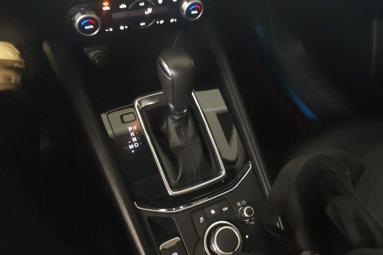 Used Mazda CX-5 2021 2.0L Automatic Two-Wheel Drive Smart Version Gear Lever