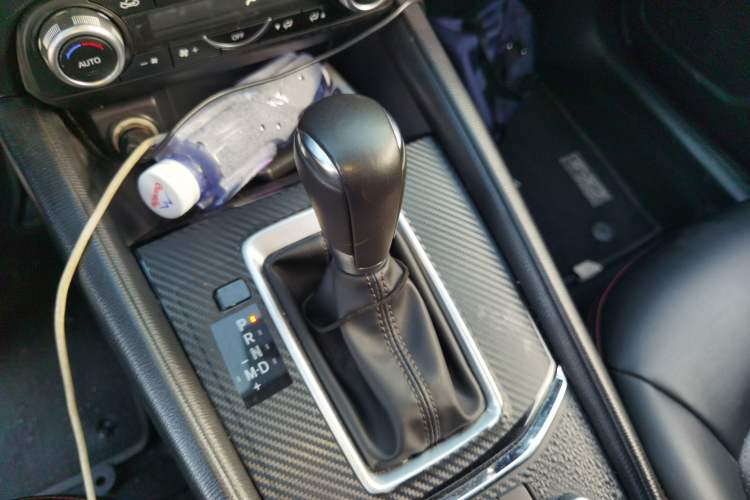 Used Mazda CX-5 2021 2.0L Automatic Two-Wheel Drive Smart Version Gear Lever