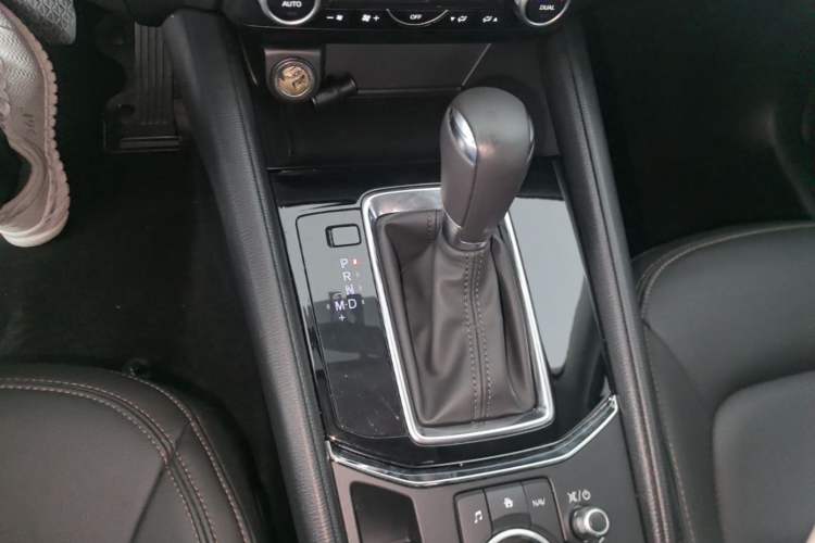 Used Mazda CX-5 2021 2.0L Automatic Two-Wheel Drive ZhiZun Version Gear Lever