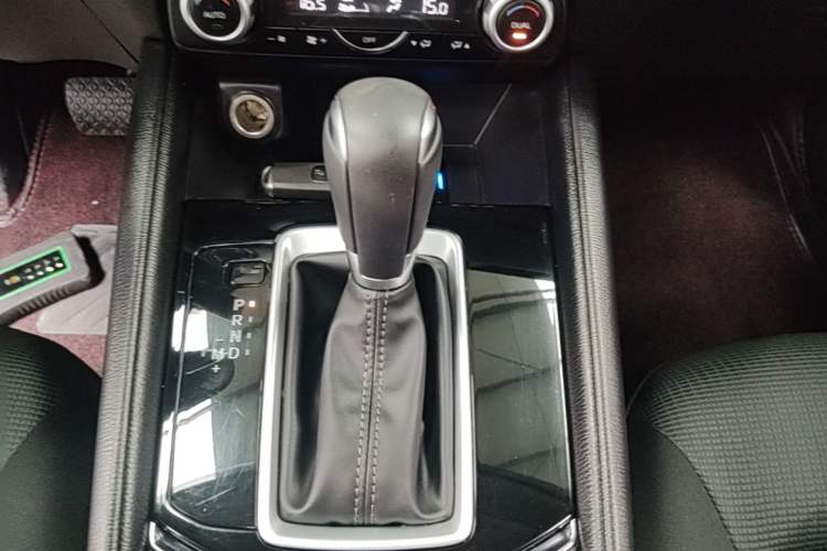 Used Mazda CX-5 2021 2.0L Automatic Two-Wheel Drive Smart Version Gear Lever