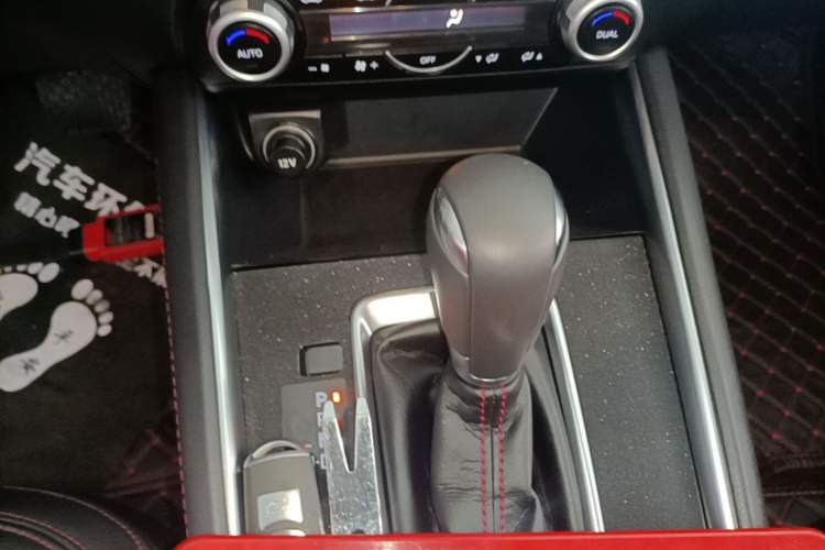 Used Mazda CX-5 2021 2.5L Automatic 4x4 ZhiZun Edition Gear Lever