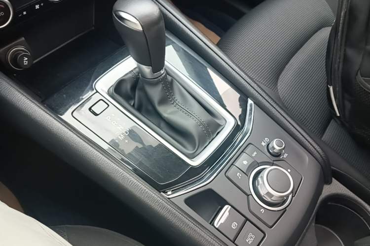 Used Mazda CX-5 2021 2.0L Automatic Two-Wheel Drive Smart Version Gear Lever