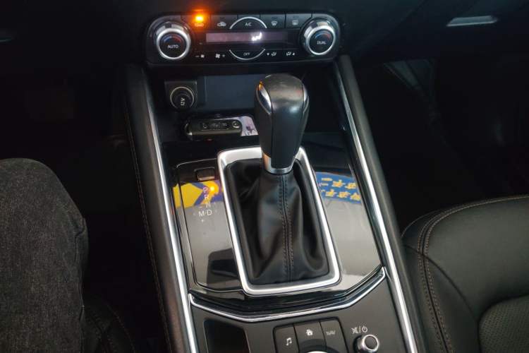 Used Mazda CX-5 2021 2.5L Automatic Two-Wheel Drive ZhiZun Version Gear Lever