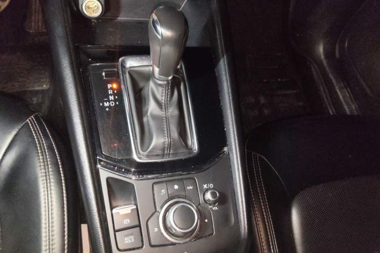 Used Mazda CX-5 2021 2.0L Automatic Two-Wheel Drive Smart Version Gear Lever