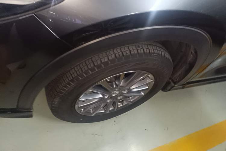 Used Mazda CX-5 2021 2.0L Automatic Two-Wheel Drive Smart Version Left Front Wheel Hub