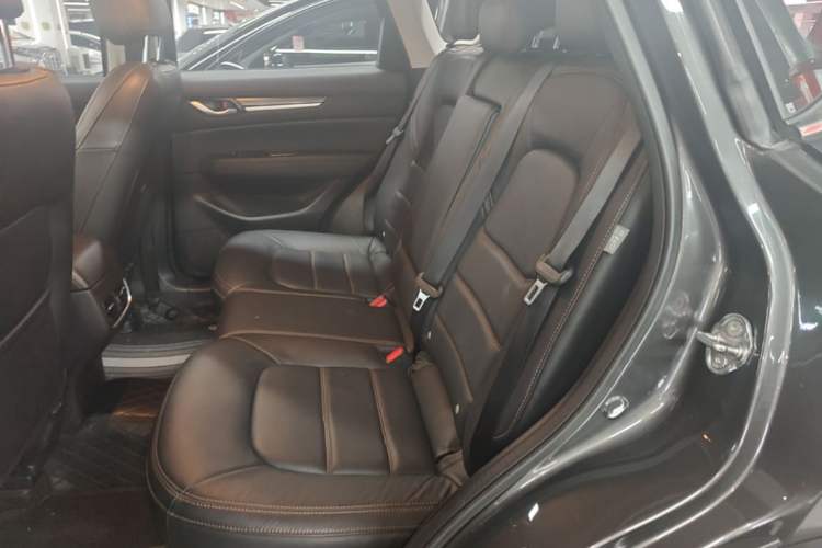 Used Mazda CX-5 2021 2.5L Automatic Two-Wheel Drive ZhiZun Version Left Rear Seat