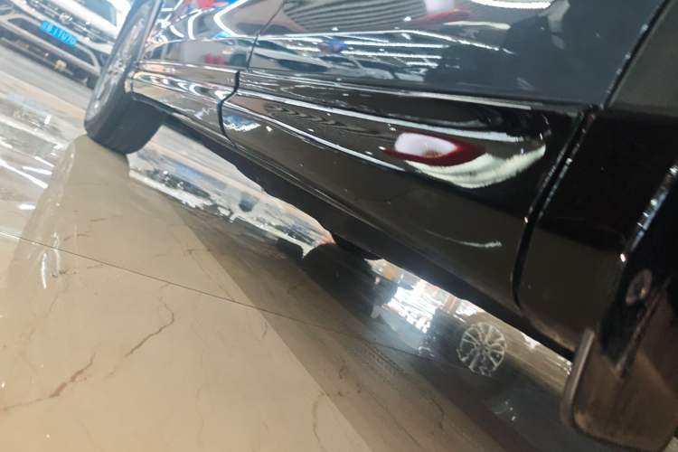 Used Mazda CX-5 2021 2.0L Automatic Two-Wheel Drive Smart Version Left Side Sill