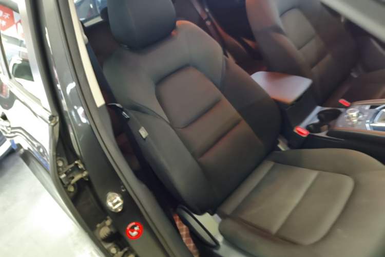 Used Mazda CX-5 2021 2.5L Automatic Two-Wheel Drive Smart Version Right Front Seat