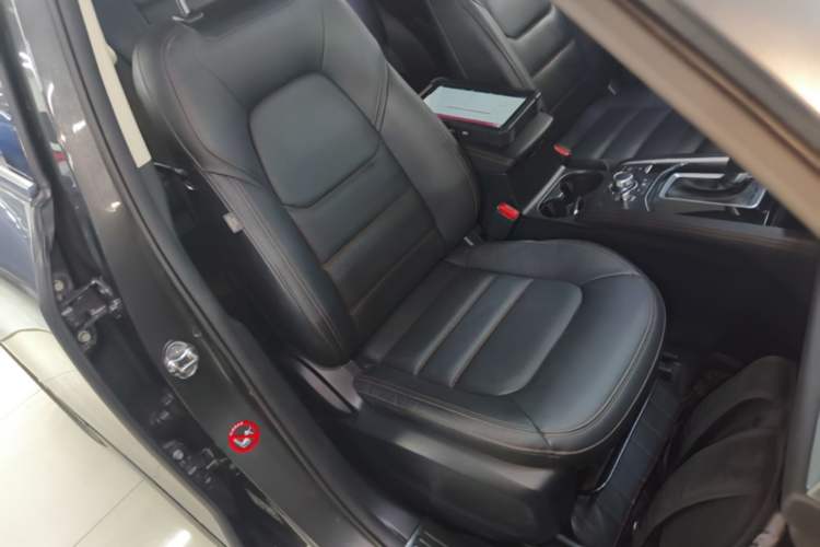 Used Mazda CX-5 2021 2.5L Automatic Two-Wheel Drive ZhiZun Version Right Front Seat