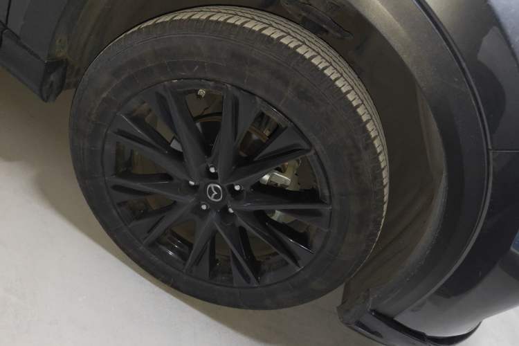 Used Mazda CX-5 2021 2.5L Automatic Two-Wheel Drive Black Knight Right Front Wheel Hub